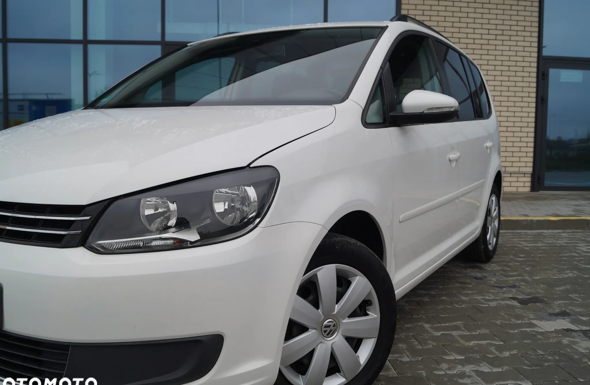 Volkswagen Touran cena 28400 przebieg: 239000, rok produkcji 2012 z Myślibórz małe 742